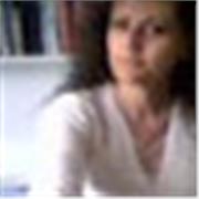 Insegnante simpatica e coinvolgente che riuscirà a farti amare le materie da studiare: Lettere, Filosofia, Storia offre ripetizioni online